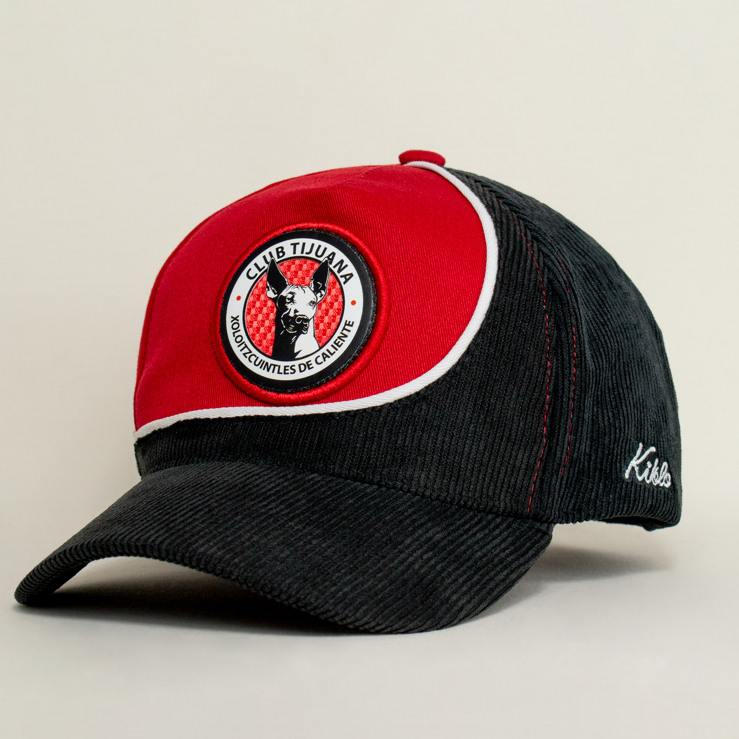 Xolos & Kiblo - Pana Negra y Gabardina Roja